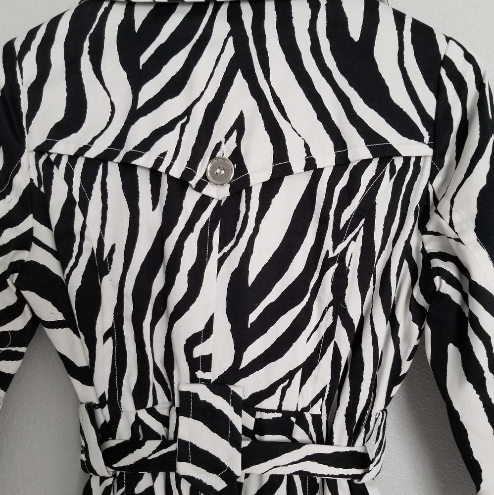 Coat - Picture 3 of 4